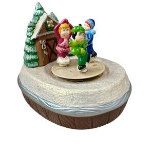 Vtg skating music box Doc Holliday Molds 1984, Christmas nativity Skaters Waltz